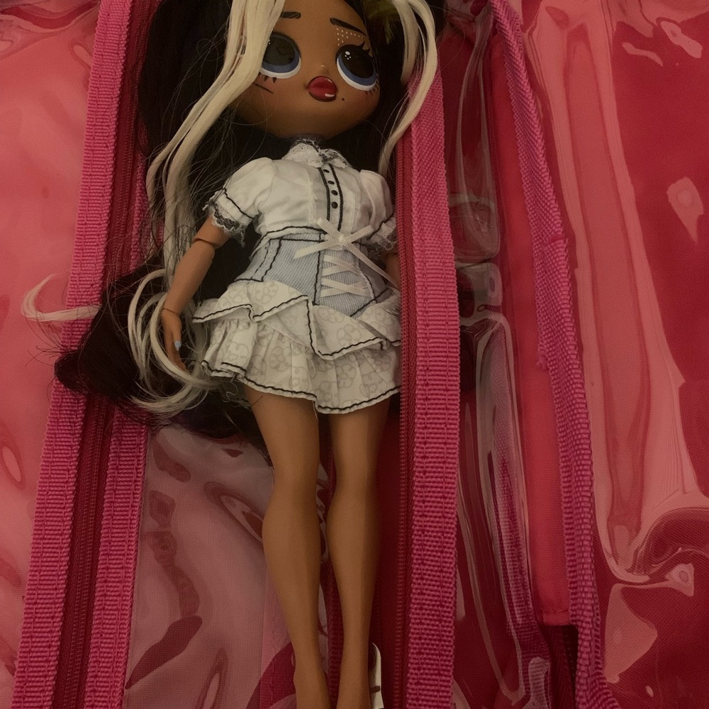 Preloved Lol OMG movie magic doll
